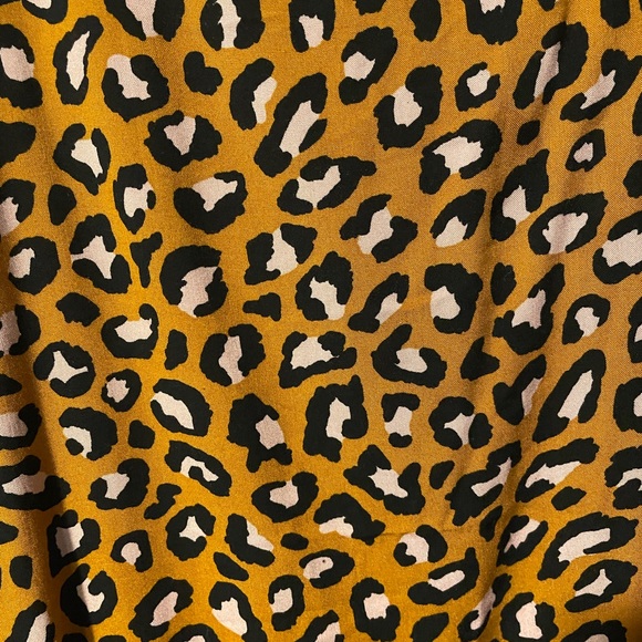 Old navy leopard high neck tank top - Picture 3 of 4